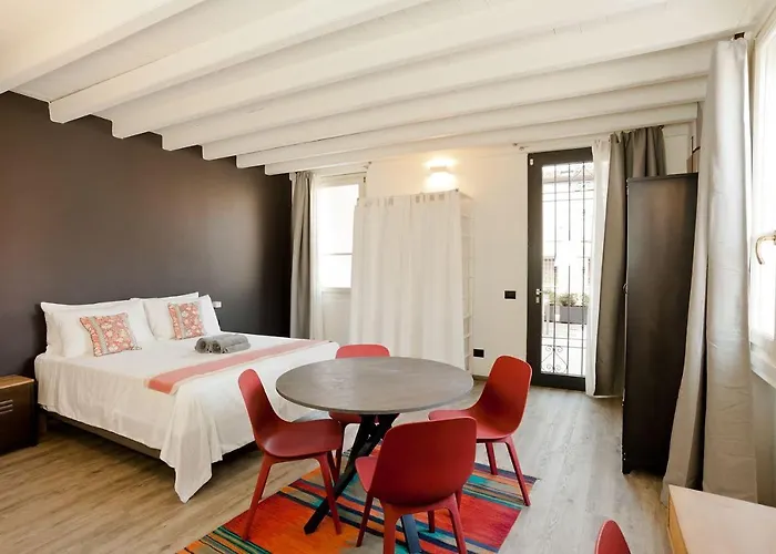 Annama Coliving Проживання в сім'ї